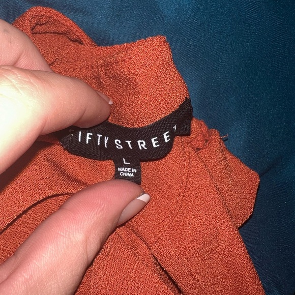 Fifty Street Orange Top - Picture 5 of 5